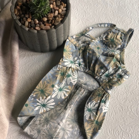 Small Dog Or Cat Floral Summer Dress With Bow Tie- NEW - Picture 6 of 7